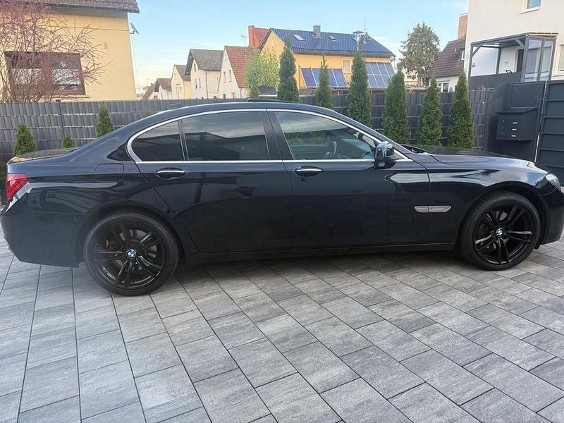 Gebraucht BMW 730 M Sport 245 PS (180 kW) 2009 Schwarz Limousine