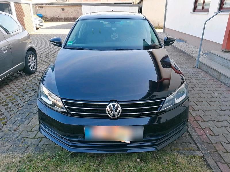 Gebraucht VW Jetta 125 PS (91 kW) 2016 Schwarz Limousine