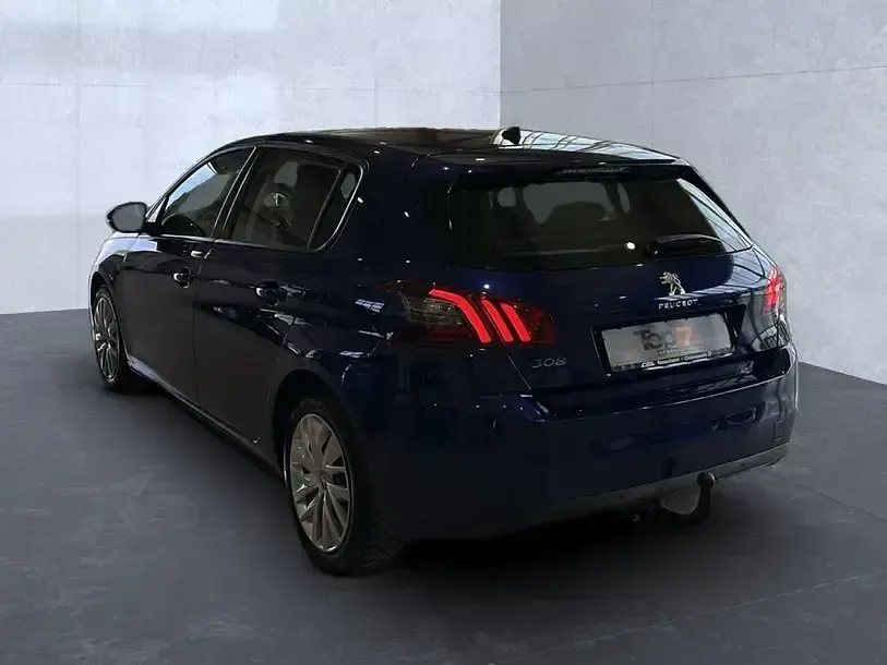 Gebraucht Peugeot 308 Active 110 PS (80 kW) 2020 Magnetic blau Limousine