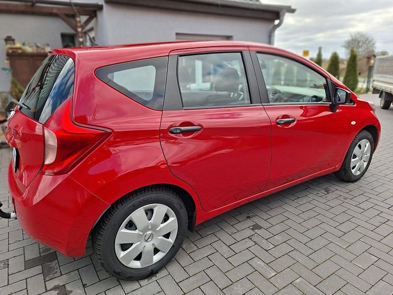 Gebraucht Nissan Note Visia 80 PS (58 kW) 2016 Rot Kleinwagen