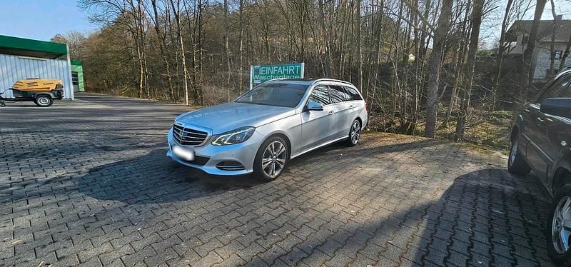 Gebraucht Mercedes E350 Avantgarde 258 PS (189 kW) 2013 Silber Kombi
