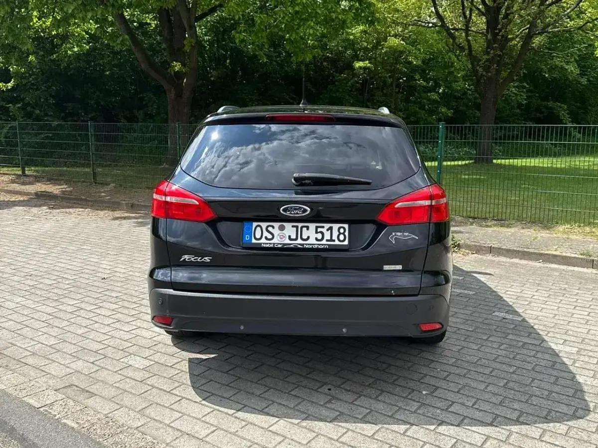 Usado Ford Focus Business Edition 125 CV (91 kW) 2017 Negro Berlina