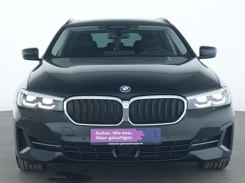 Gebraucht BMW 530e Sport Line 292 PS (214 kW) 2021 Black sapphire Limousine
