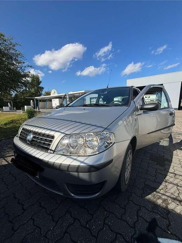 Silber Gebraucht 2004 Fiat Punto Kleinwagen | 1.100 € (Fairer Preis) - Bild 1/4