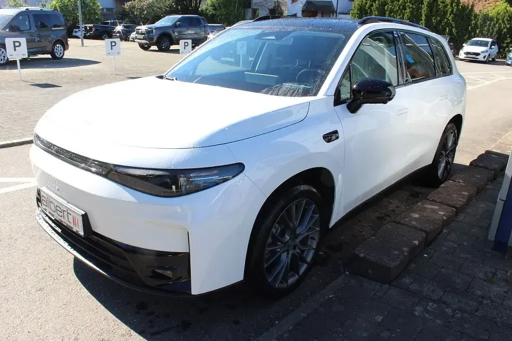 Neu Leapmotor C10 215 PS (158 kW) 2026 Weiß SUV