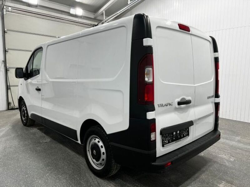 Gebraucht Renault Trafic 121 PS (88 kW) 2018 Weiß Van / Kleinbus