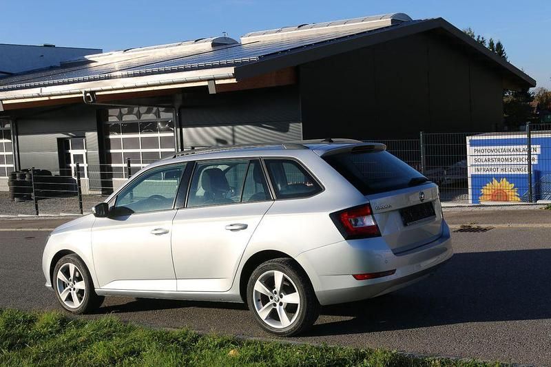 Gebraucht Skoda Fabia Cool Plus 75 PS (55 kW) 2019 Stribrna brilliant/ brilliants Kleinwagen