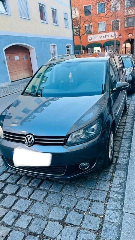Braun Gebraucht 2010 VW Touran Cup Van / Kleinbus | 6.000 € (Superpreis) - Bild 1/4