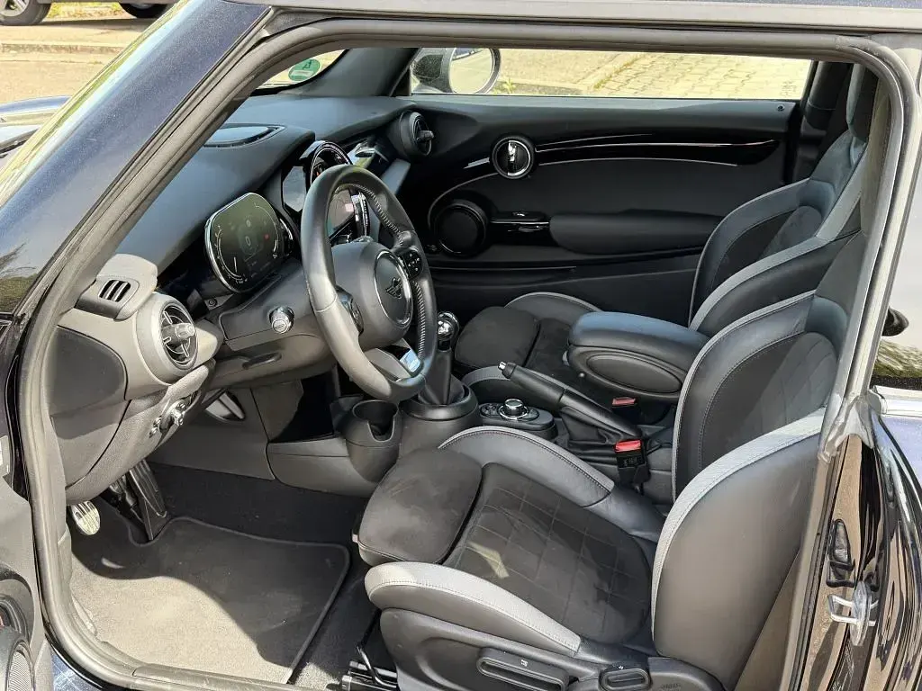 Używany Mini Cooper S 178 KM (130 kW) 2021 Czarny Hatchback