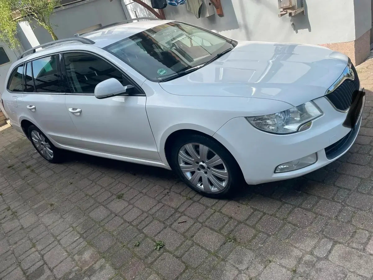 Gebraucht Skoda Superb 140 PS (102 kW) 2010 Weiß Kombi