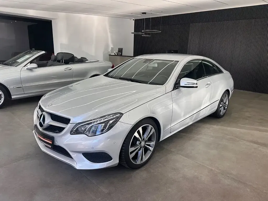 Gebraucht Mercedes E200 184 PS (135 kW) 2016 Iridiumsilber Coupé