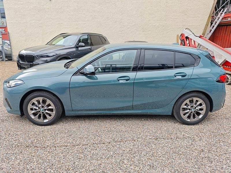 Ny BMW 120 170 HK (125 kW) 2025 Grøn Hatchback
