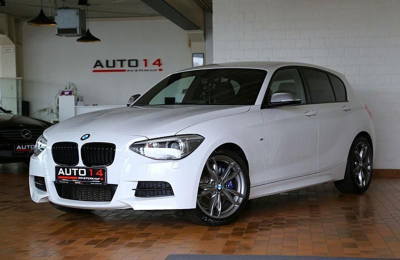 Weiß Gebraucht 2013 BMW M135 Performance Kleinwagen | 22.990 € (Guter Preis) - Bild 1/4