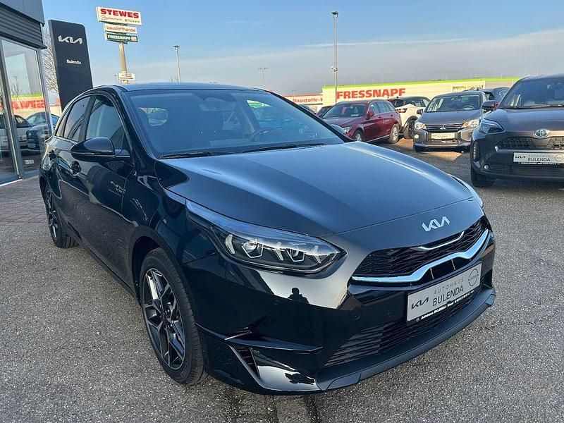 Neu Kia Ceed Style 101 PS (74 kW) 2026 (1k) black pearl m Kleinwagen