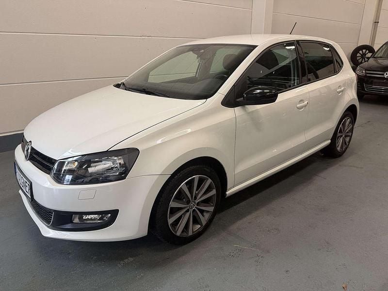 Weiß Gebraucht 2013 VW Polo Match Limousine | 7.950 € (Fairer Preis) - Bild 1/4