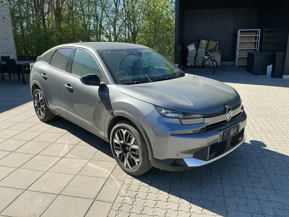 Gebraucht Citroën C4 132 PS (97 kW) 2025 Grau SUV