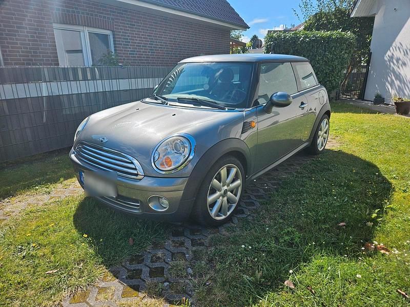 Grau Gebraucht 2010 Mini Cooper Kleinwagen | 7.900 € (Fairer Preis) - Bild 1/4