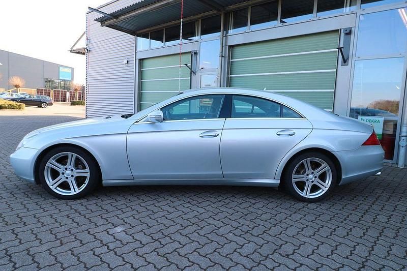 Gebraucht Mercedes CLS320 224 PS (164 kW) 2008 Silber Limousine