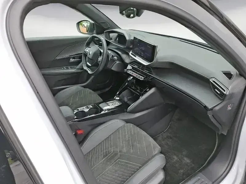 Gebraucht Peugeot 2008 GT 131 PS (96 kW) 2024 Weiß SUV