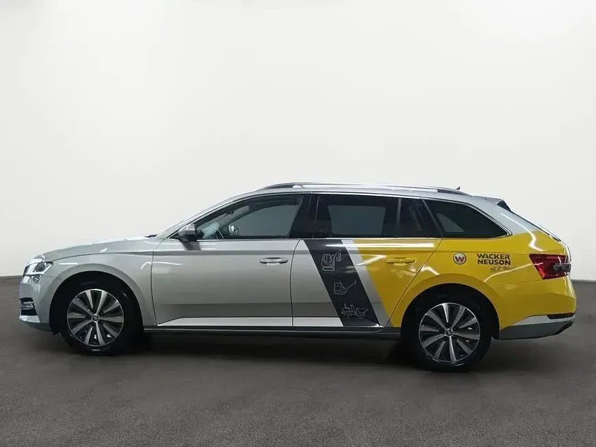 Gebraucht Skoda Superb Style 150 PS (110 kW) 2023 Silber Kombi