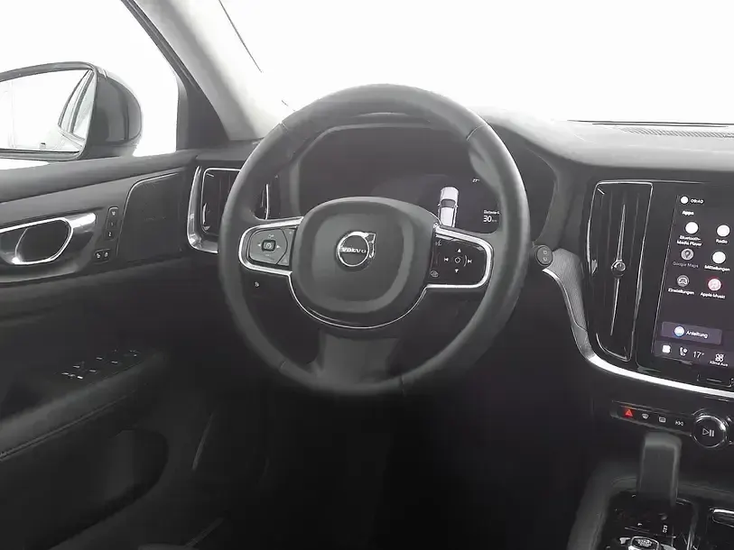 Gebraucht Volvo V60 Plus 455 PS (334 kW) 2024 Vapour grey Kombi