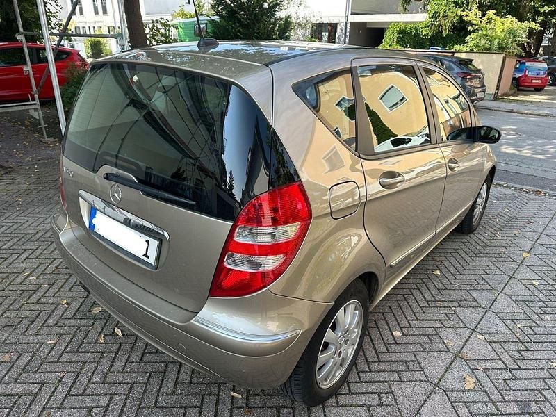 Gebraucht Mercedes A150 95 PS (69 kW) 2004 Gold Kleinwagen