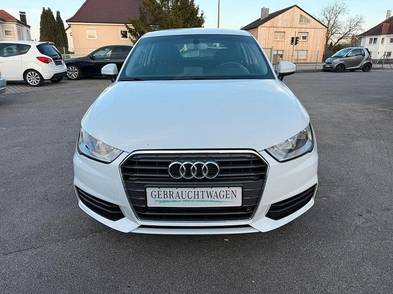Gebraucht Audi A1 Basis 90 PS (66 kW) 2015 Weiß Kleinwagen