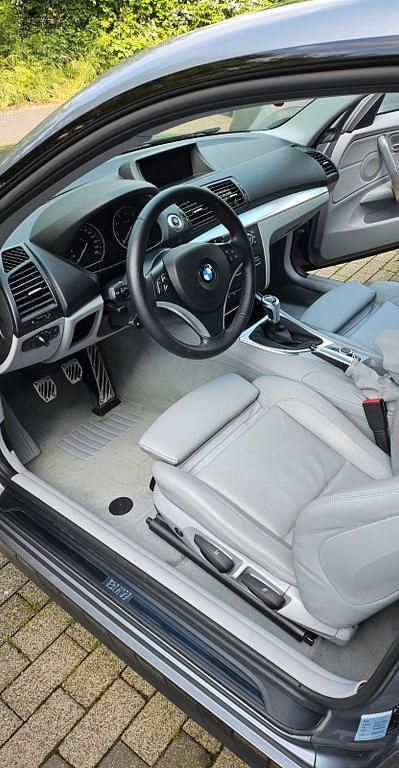 Gebraucht BMW 120 170 PS (125 kW) 2009 Grau Kleinwagen