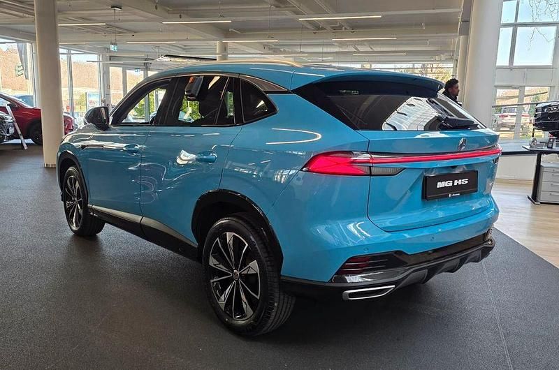 Neu MG HS 170 PS (125 kW) 2025 Blau SUV