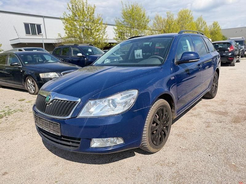 Gebraucht Skoda Octavia 105 PS (77 kW) 2011 Blau Kombi