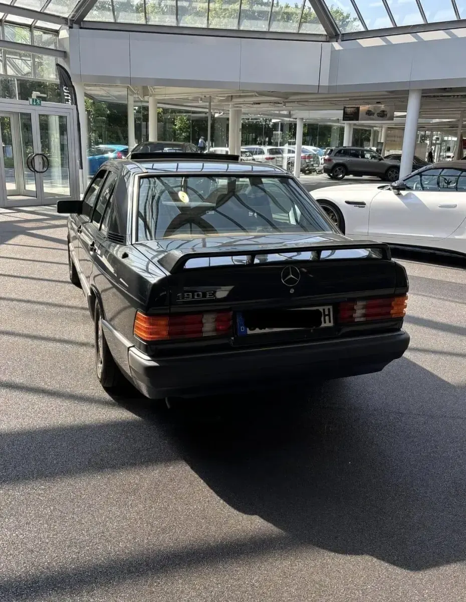 Gebraucht Mercedes 190 Sportline 122 PS (89 kW) 1990 Schwarz Limousine