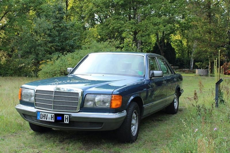 Blau Gebraucht 1984 Mercedes 500 SE Limousine | 22.990 € - Bild 1/4