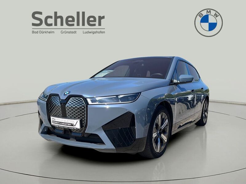 Grau Gebraucht 2023 BMW iX Sport Line SUV | 56.980 € (Guter Preis) - Bild 1/4