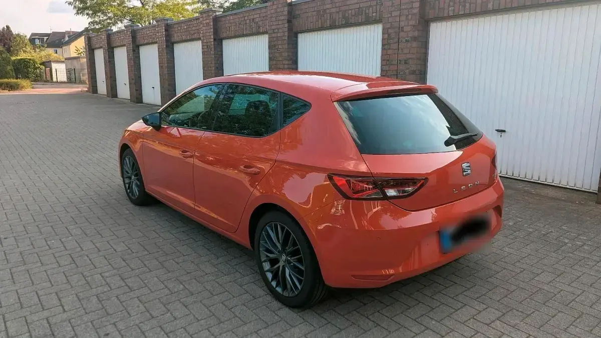 Gebraucht Seat Leon CONNECT 110 PS (80 kW) 2016 Rot Limousine