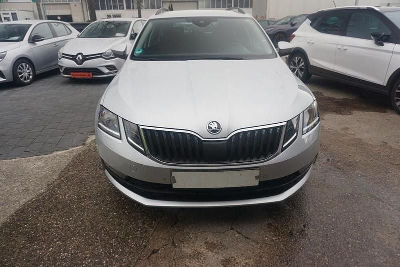 Gebraucht Skoda Octavia Clever 150 PS (110 kW) 2018 Silber Kombi