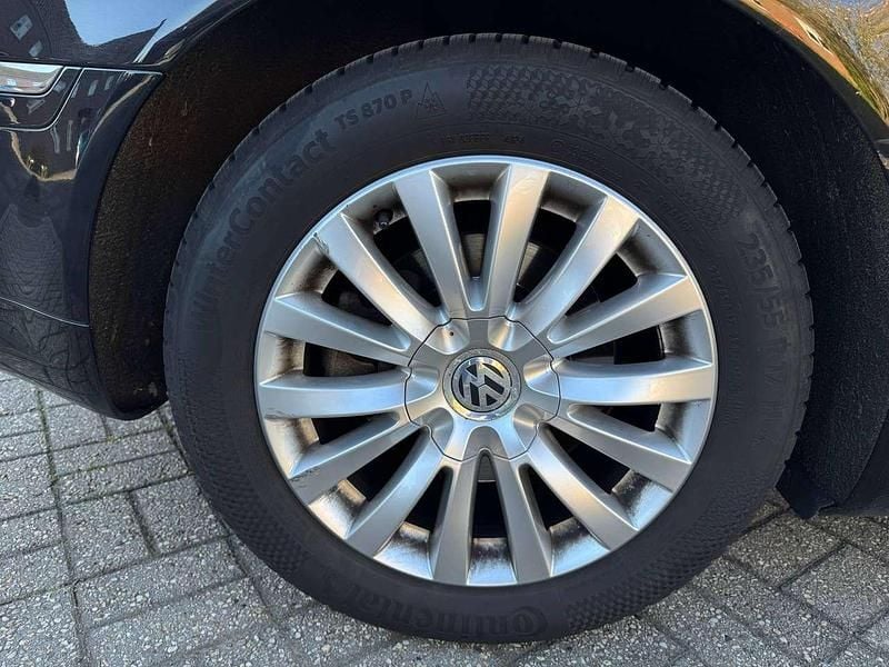 Second-hand VW Phaeton 239 CP (175 kW) 2011 Negru Berlinǎ