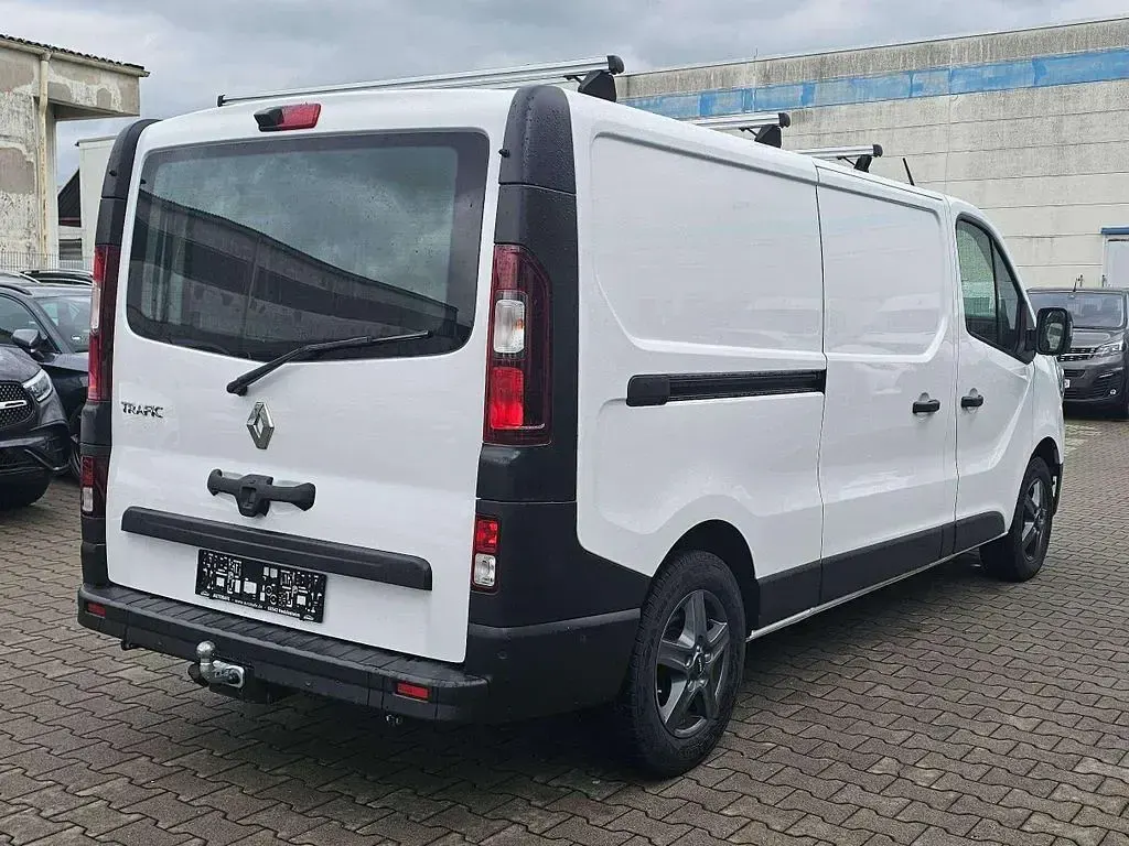 Gebraucht Renault Trafic Komfort 150 PS (110 kW) 2024 Gletscherweiss Van / Kleinbus