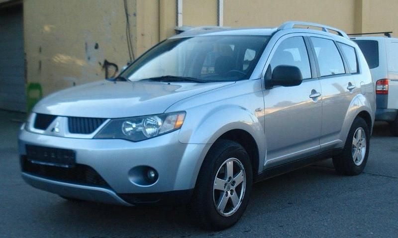 Silber Gebraucht 2007 Mitsubishi Outlander SUV | 2.688 € (Fairer Preis) - Bild 1/4