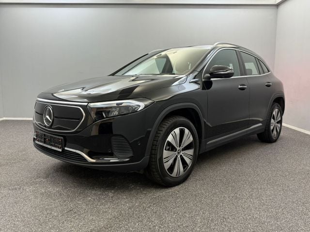 Schwarz Gebraucht 2022 Mercedes EQA250 Urban SUV | 29.899 € (Guter Preis) - Bild 1/4