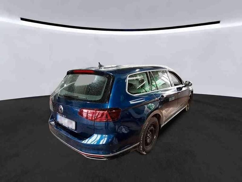 Gebraucht VW Passat Elegance 150 PS (110 kW) 2021 Blau Kombi