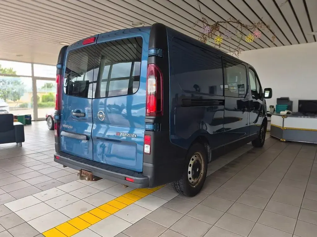 Gebraucht Opel Vivaro 145 PS (106 kW) 2018 Blau Van / Kleinbus