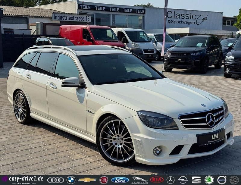 Weiß Gebraucht 2009 Mercedes C63 AMG AMG Limousine | 25.990 € (Etwas zu teuer) - Bild 1/4