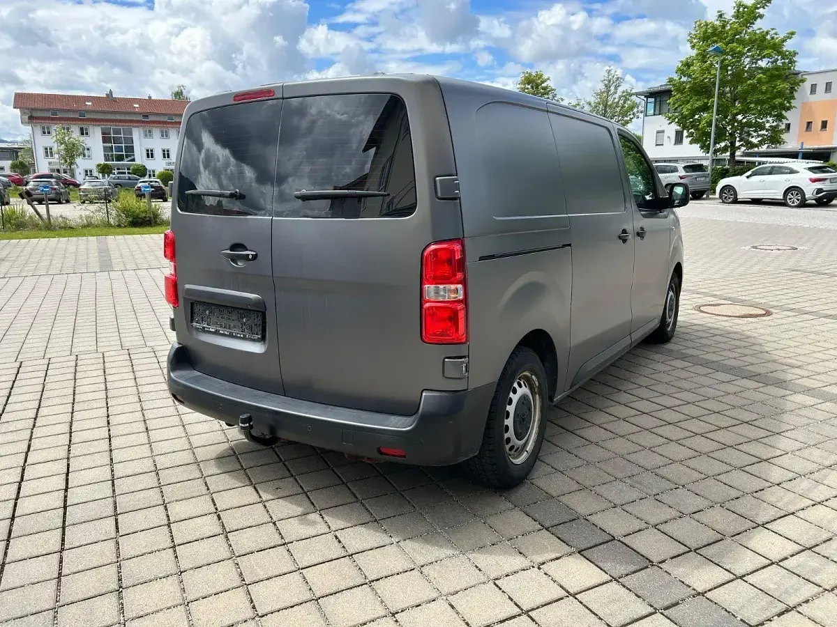 Gebraucht Toyota Proace 120 PS (88 kW) 2020 Weiß Van / Kleinbus