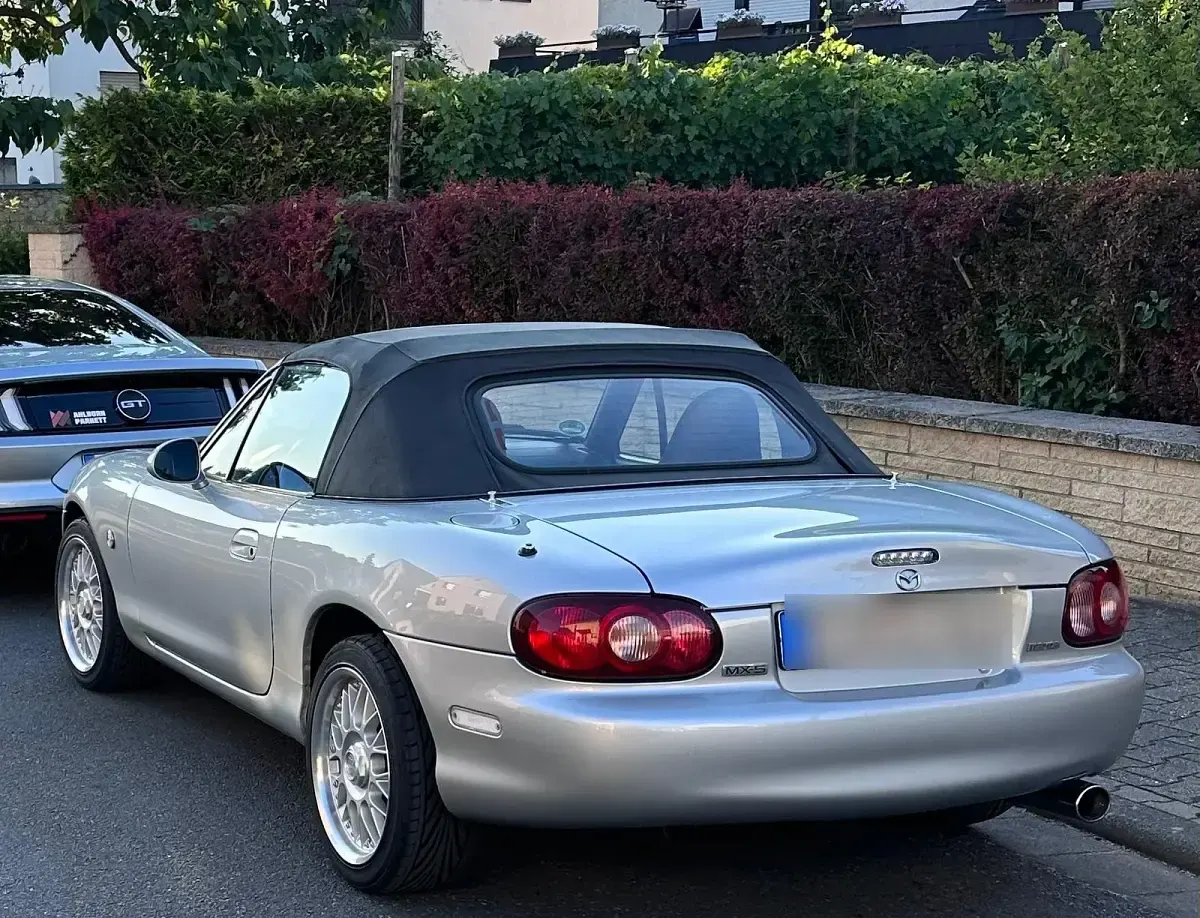 Second-hand Mazda MX5 86 CP (63 kW) 1998 Argintiu Cabrio