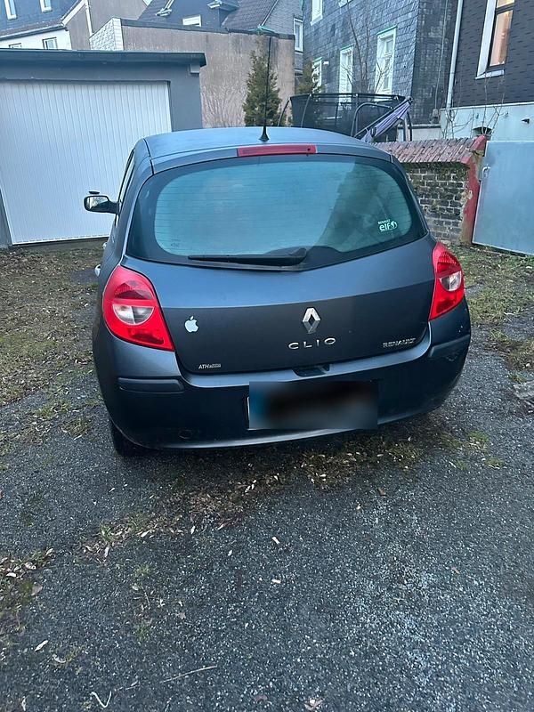 Gebraucht Renault Clio III 75 PS (55 kW) 2007 Grau Kleinwagen