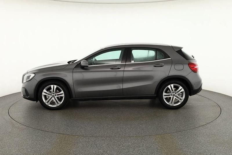 Gebraucht Mercedes GLA180 122 PS (89 kW) 2018 Grau SUV