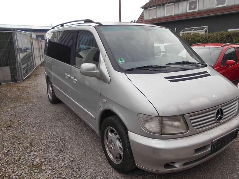 Gebraucht Mercedes V220 122 PS (89 kW) 2000 Silber Van / Kleinbus