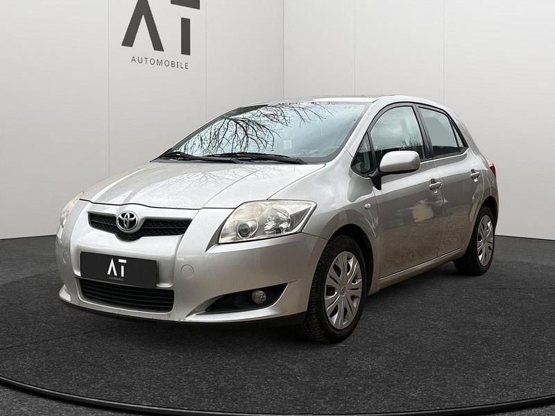 Gebraucht Toyota Auris Sol 126 PS (92 kW) 2009 Silber Kleinwagen