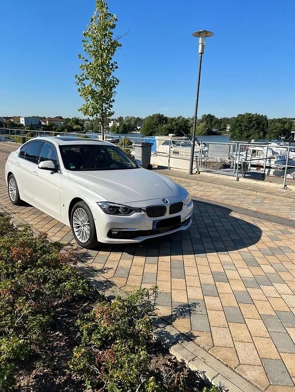 Gebraucht BMW 330e iPerformance 252 PS (185 kW) 2018 Weiß Limousine