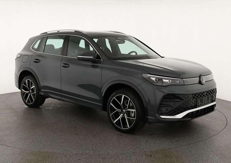 Delfingrau metallic Neu 2025 VW Tiguan R-line SUV | 52.595 € (Fairer Preis) - Bild 1/4